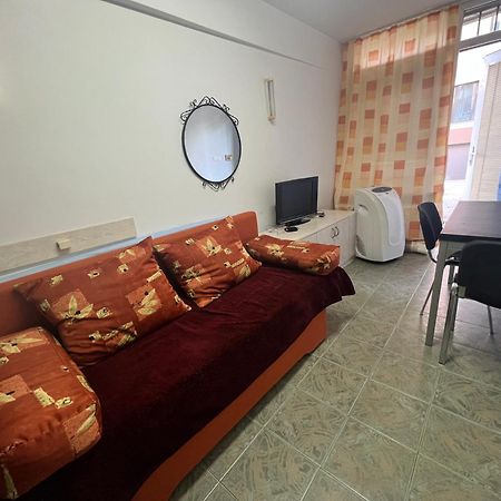 Апартаменти Cheep&Free On The Ground Floor And Pets Friendly Софія Екстер'єр фото
